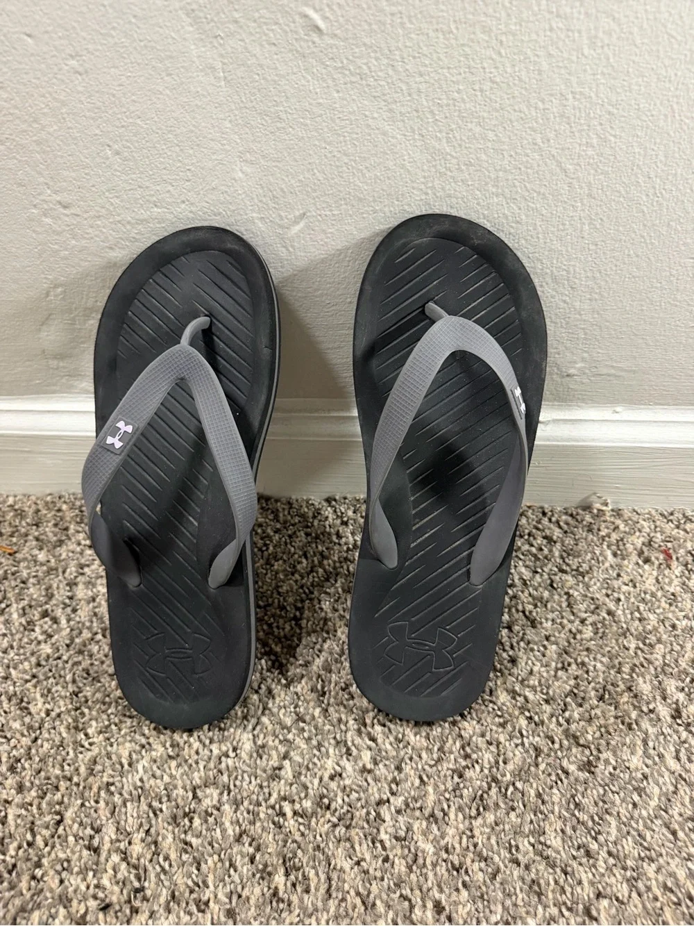 Under Armour Men’s Black and Gray Flip Flops
